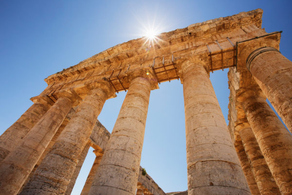 columns-of-the-temple-of-segesta-in-sicily-2022-03-04-02-28-58-utc