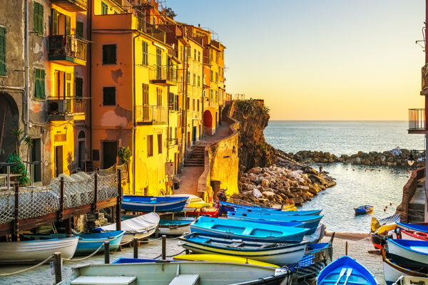 riomaggiore-village-street-boats-and-sea-cinque-2021-08-26-22-33-05-utc