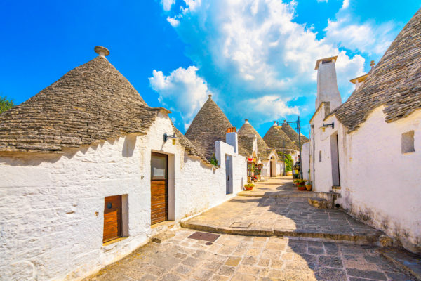 trulli-of-alberobello-typical-houses-apulia-ital-2021-08-27-09-46-09-utc